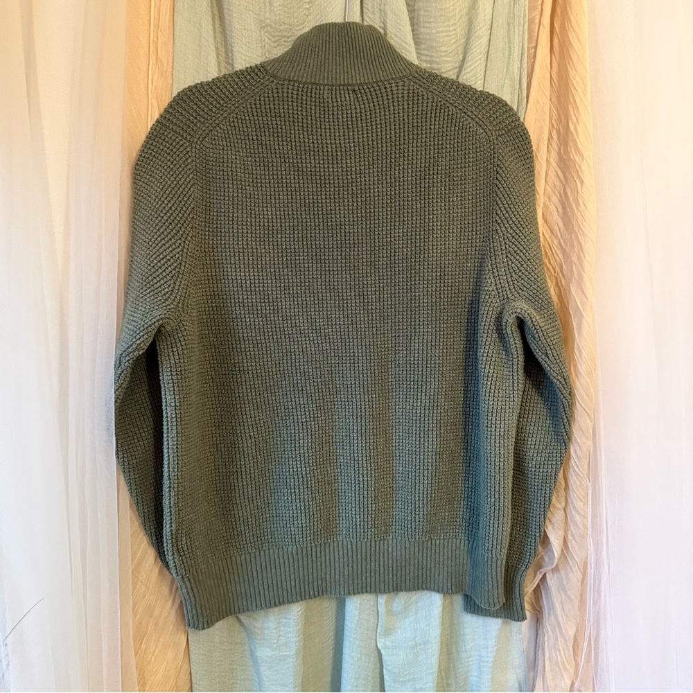 J.Crew men’s sweater (size xl) hunter green.  Pre-owned - Picture 10 of 15
